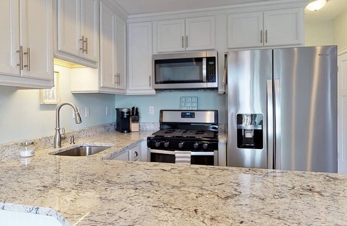 Ocean Park Condo | Beachside Abode 2A