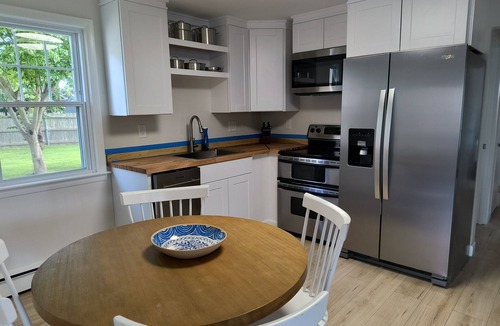 Newport East House | Beachy Summer Retreat - 3BR Newly Renovated and Centrally Located!