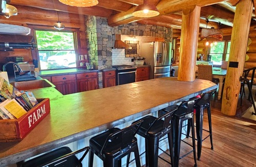 Rockwood Cabin | Bear Cove Hideaway-Lakefront*Kayaks*ATV Access*Neighborhood Boat Launch