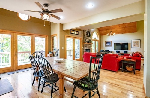 Timberline House | Bear`s Den in Winterset - 159 Winterset Drive Bear's Den - Ski Area, Hot Tub, A/C, Pool Table