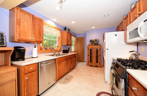 Eidelweiss Village House | Bearadise Lodge - 3 bed/2 bath Close to Beaches & North Conway - sleeps 10