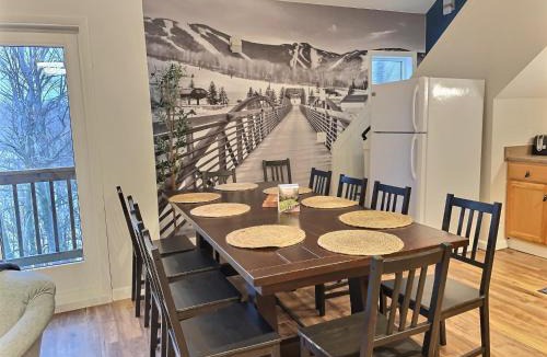 Killington Apartment | BearQuad AC Pool Tennis Close to Resort Biking