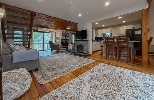 North Conway Villa | Beary Happy Place | Modern & Close to Downtown