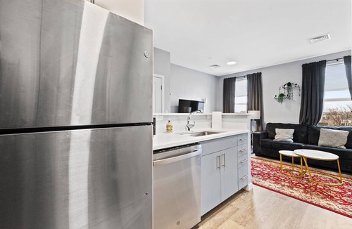 Everett Apartment | Beautiful 1BR Near Encore Boston rzj8