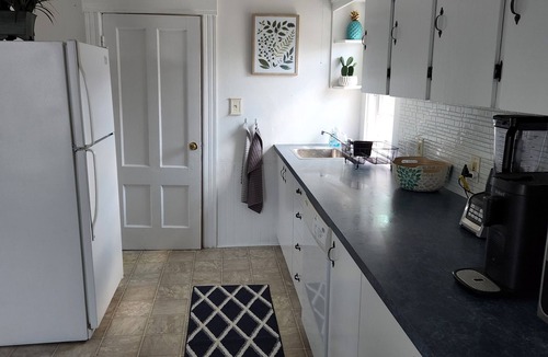 Manchester Apartment | Beautiful 2 bedroom apartment just east of downtown Manchester