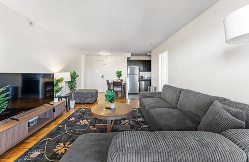 North Brookline Apartment | Beautiful 2bd/1.5ba Next to BU 8638