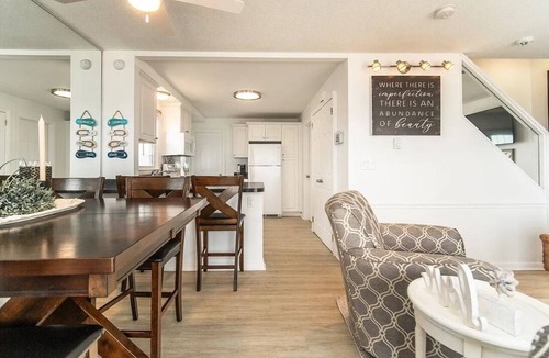 Saybrook Manor House | Beautiful 3-bedroom cottage with AC in welcoming Old Saybrook