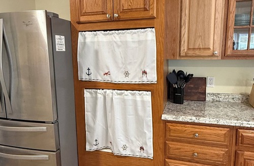 Trenton Apartment | Beautiful 3-bedroom apartment in welcoming Trenton Maine - minutes to Acadia!