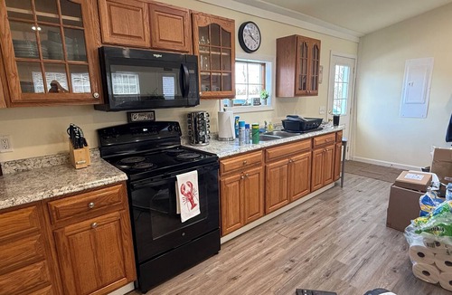 Trenton Apartment | Beautiful 3-bedroom apartment in welcoming Trenton Maine - minutes to Acadia!