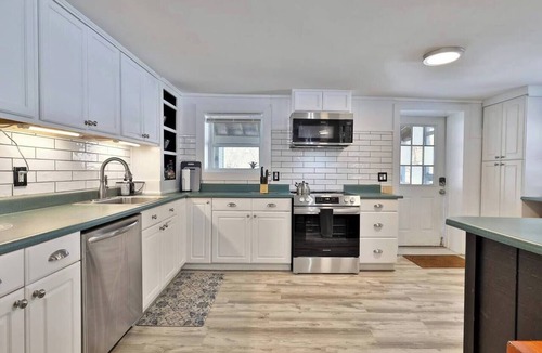 Bridgewater House | Beautiful 3-bedroom house with AC in charming Bridgewater
