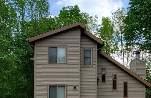 Lake Ariel House | Beautiful 3 bedroom updated home in the gated community, The Hideout