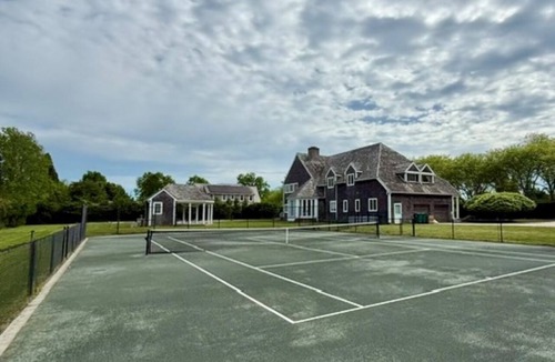 Village of Southampton House | Beautiful 5-bedroom home with private tennis court & pool Southampton village