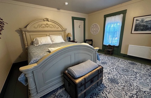 Warren Other | Beautiful 5BR Farmhouse Retreat - Ideal for Groups & Coastal Getaways
