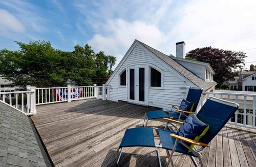 Edgartown House | Beautiful antique home in downtown Edgartown.