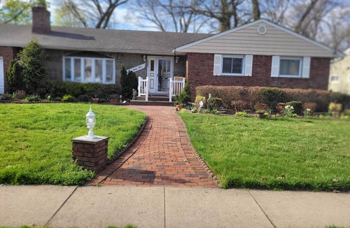 Lakeview Apartment | Beautiful apartment with AC in charming West Hempstead, Long Island