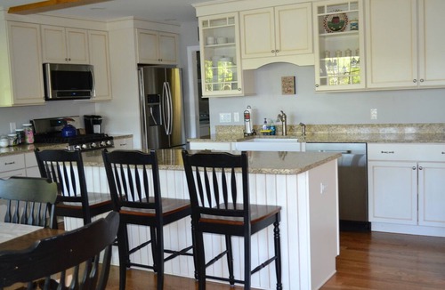 East Wakefield House | Beautiful Belleau Lakefront Home For A Large Family.