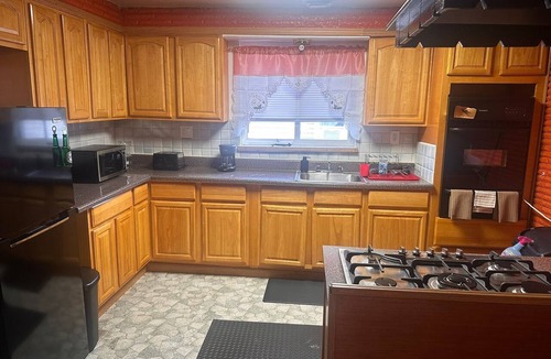 East Flatbush Apartment | Beautiful Brooklyn Home Spacious Clean & Comfortable