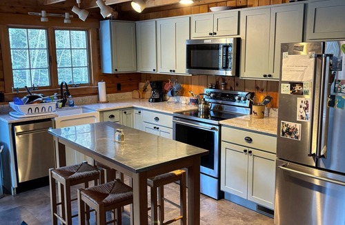 Bethel Cabin | Beautiful Cabin Near Skiing, Hiking, Golf