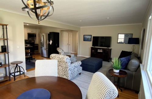 Pine Grove Historic District House | Beautiful, comfortable home with everything you would expect and more.