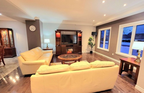 Rockland House | Beautiful cozy single House in Rockland ,ONTARIO which is 35 min from Ottawa.