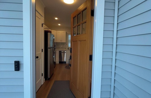 Ogunquit Cottage | Beautiful Footbridge Beach - Cottage Rental, 5 min walk to beach