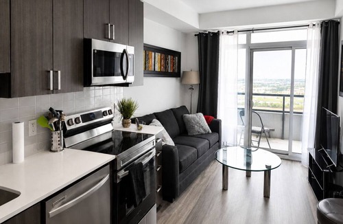 Pickering Condo | Beautiful Furnished Condo in Pickering Near Casino and Go Station! Rooftop pool!