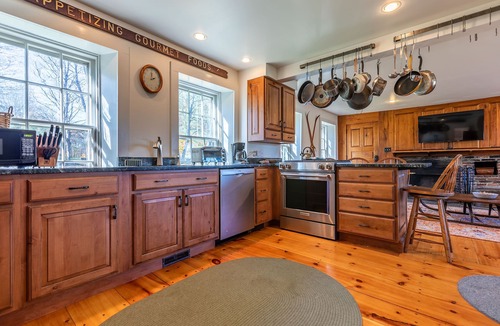 Hartland Four Corners House | Beautiful Historic Country Estate – Modern Comfort in Okemo Valley