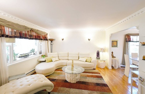 Roslyn Apartment | Beautiful home 2 bedrooms+2 bathrooms in Roslyn Historic Village