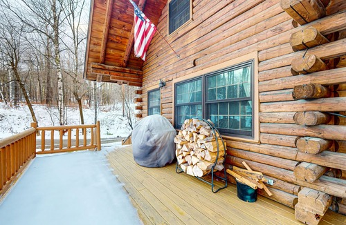 Ludlow House | Beautiful home near lifts with wood-burning fireplace, mountain views & cable