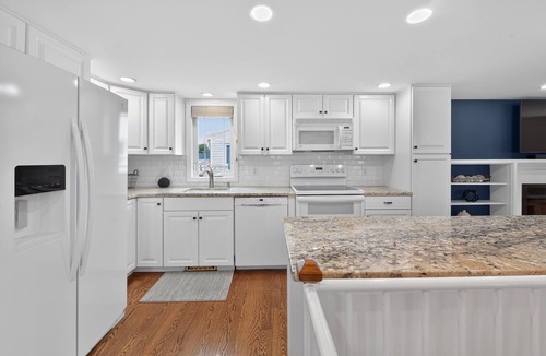 Westbrook Center House | Beautiful home with ocean views! Private beach access!