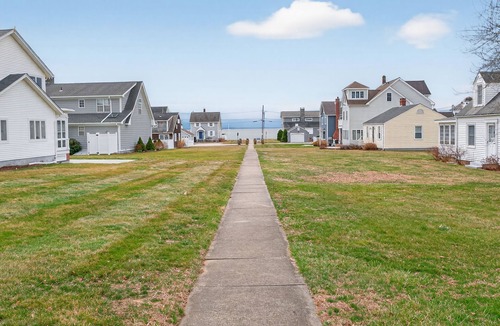 Westbrook Center House | Beautiful home with ocean views! Private beach access!