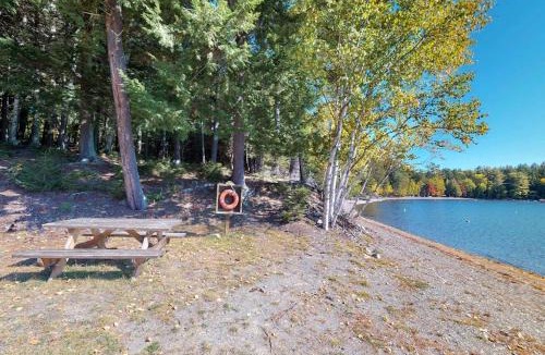 Beaver Cove House | Beautiful home with WiFi, lake view, deck, & firepit - walk to beach