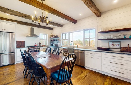 South Londonderry House | Beautiful house w/mountain views, hot tub, fireplace, air hockey, bbq, a/c