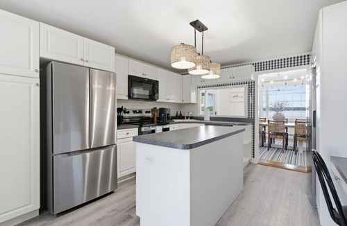 China House | Beautiful Lakefront Retreat | Spacious 4BR Home