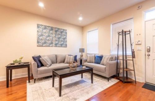 Newbold Bed & Breakfast | Beautiful Lux 4 Bedroom*Near PENN/CHOP*Roof Deck