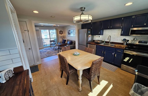 Salisbury Beach Apartment | Beautiful, luxurious 2br apartment 300' from the ocean. Set up with the works