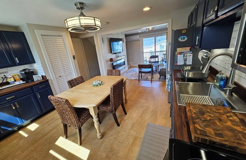 Salisbury Beach Apartment | Beautiful, luxurious 2br apartment 300' from the ocean. Set up with the works