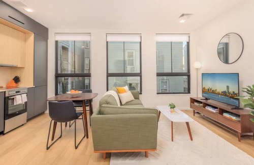 Mission Hill Apartment | Beautiful Mission Hill 1Br/Ba!