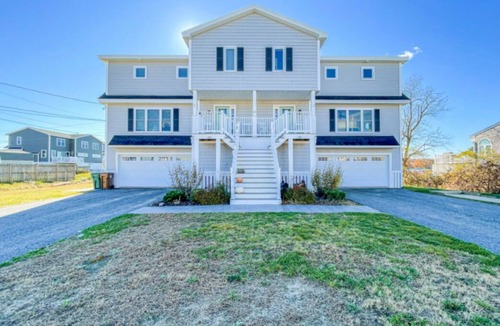 Southern Coast House | Beautiful new home in Camp Ellis - spectacular water views and steps to beach