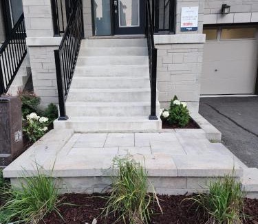 Ajax House | Beautiful New Townhouse in Quiet Neighbourhood