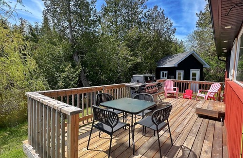 Peterborough Cottage | Beautiful Private Lake Retreat - One of a kind!