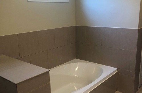 Barrie Apartment | BeAuTiFuL RaVen property near the Lake