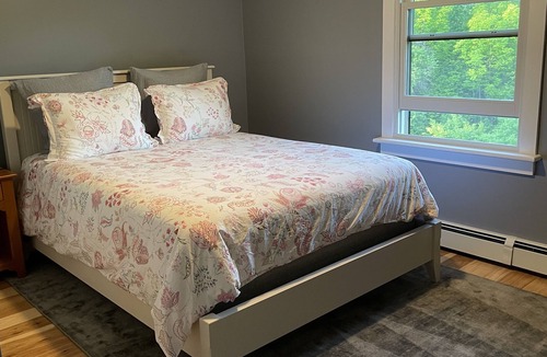 Hinsdale House | Beautiful Renovated Home, Close to Multiple Ski Mountains.