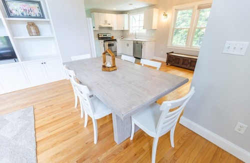 West Falmouth House | Beautiful, Renovated In-Law near Old Silver