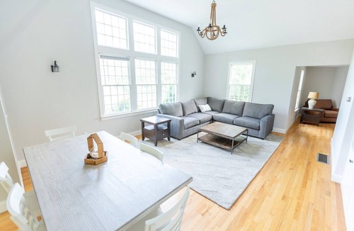 West Falmouth House | Beautiful, Renovated In-Law near Old Silver