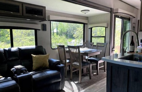 Mount Tremper House | Beautiful RV on the Esopus Creek EARLY SEASON SPECIAL! 199/NIGHT IN MAY-JUNE