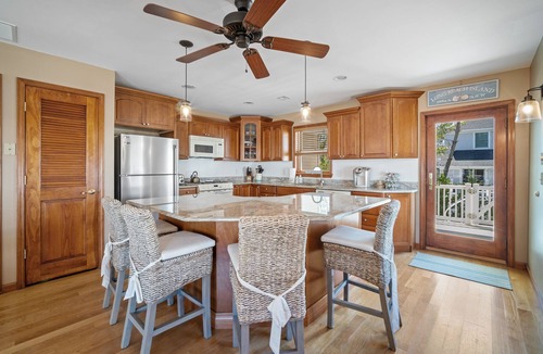 Beach Haven Terrace House | Beautiful Shore Getaway! Walk To Beach And Restaurants In Minutes!