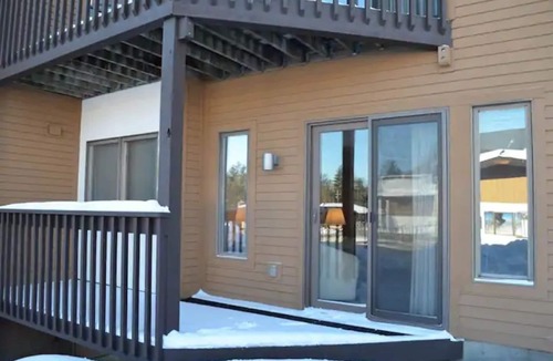 Ludlow Condo | Beautiful ski in-ski out condo at Okemo Mountain