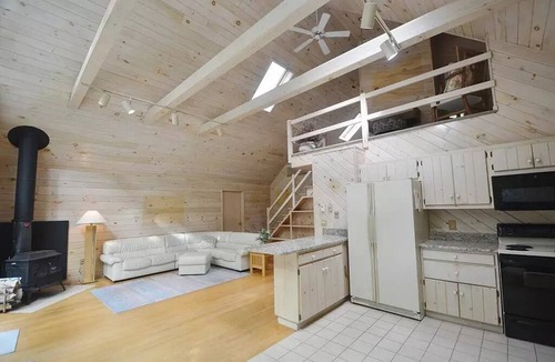 Sherwood Forest House | Beautiful Spacious Berkshire A-Frame Mountain House