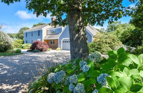 Eastham House | Beautiful Spacious Family Retreat w Pool